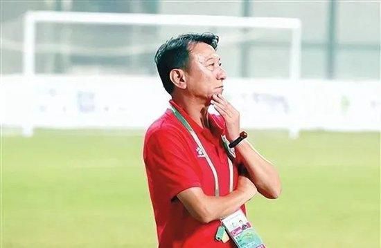 报道中没有提及哈兰德的缺席原因。